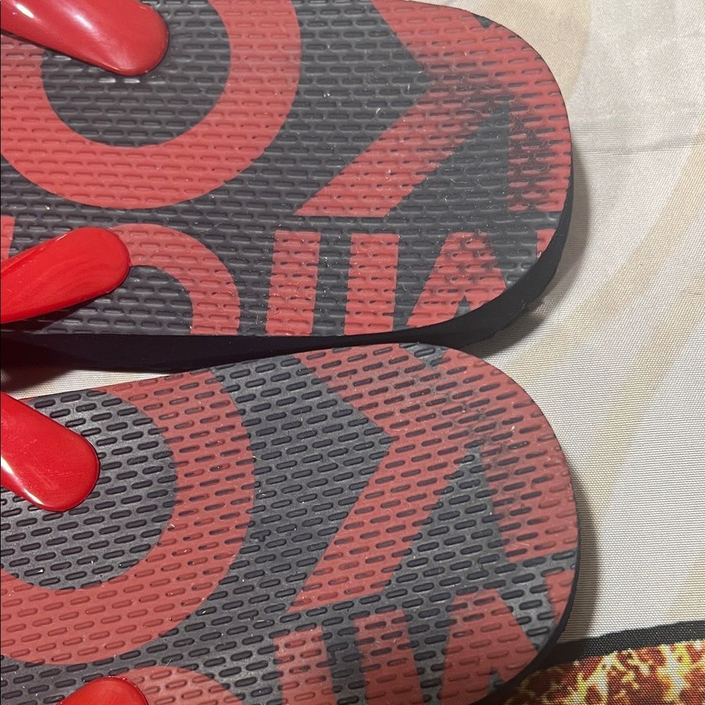 Michael Kors Red and Black Logo Flip Flops - Size 8 - Picture 5 of 9